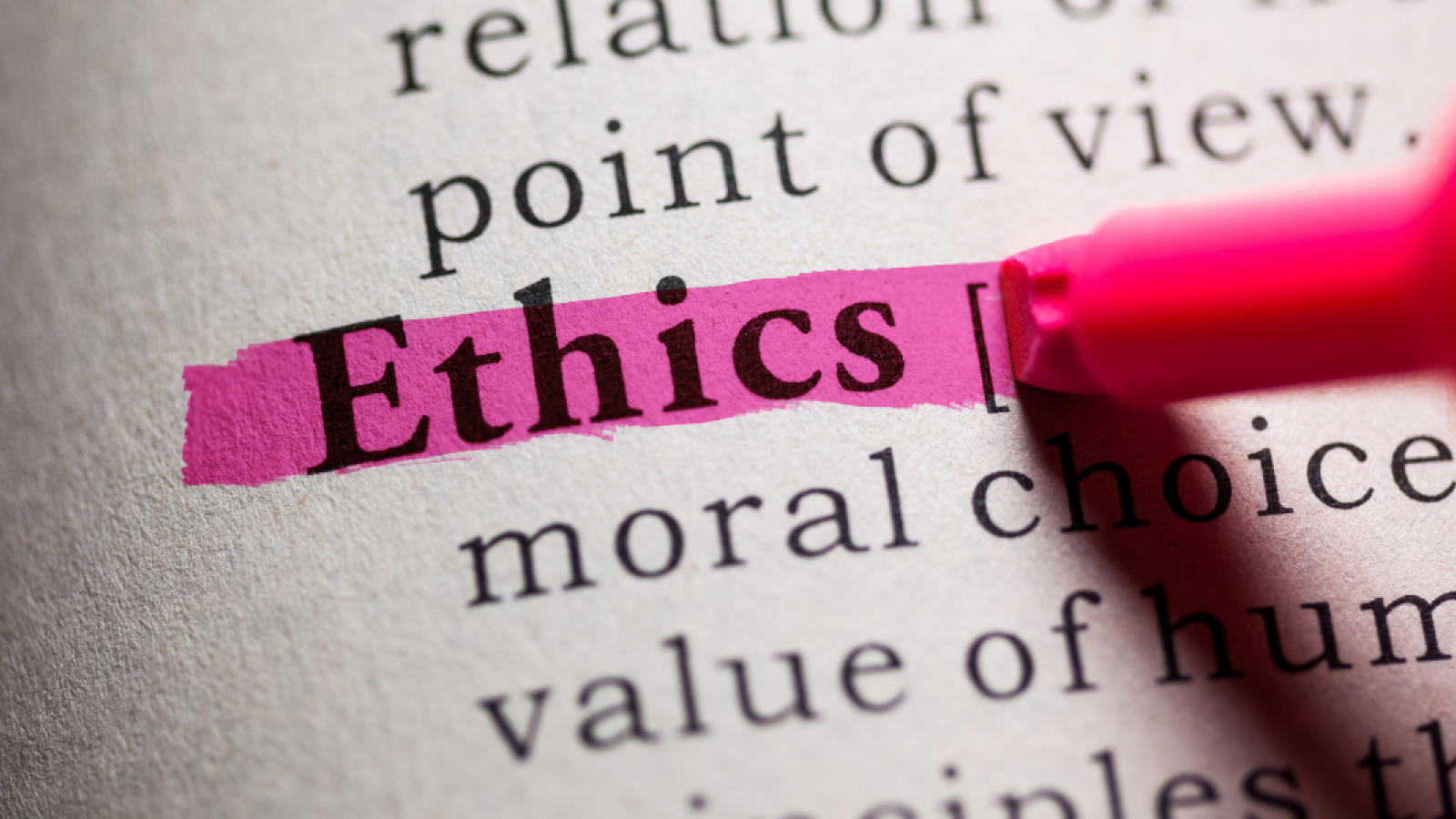 Wort Ethik in einem Wörterbuch markiert